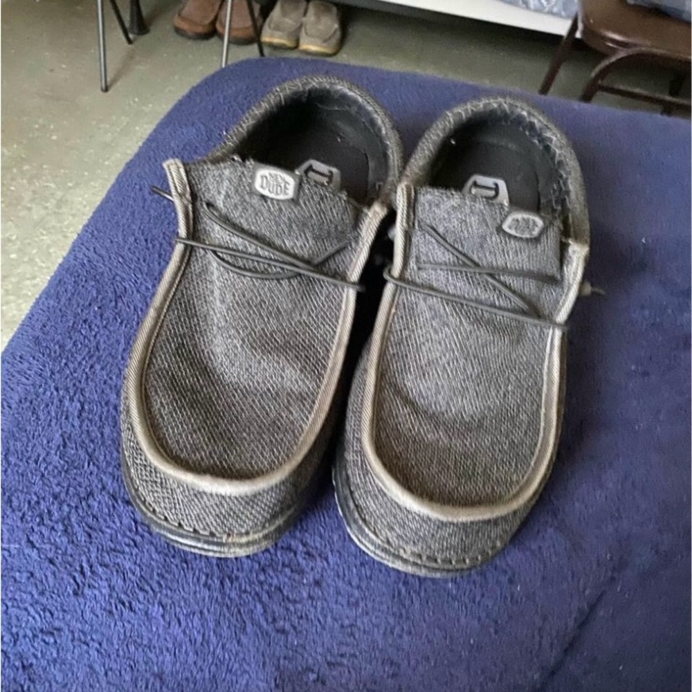 Hey dudes size 12